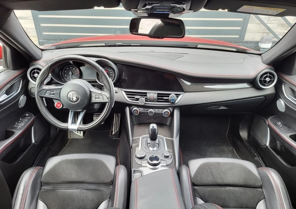 Alfa Romeo Giulia cena 219000 przebieg: 52500, rok produkcji 2017 z Kraków małe 277